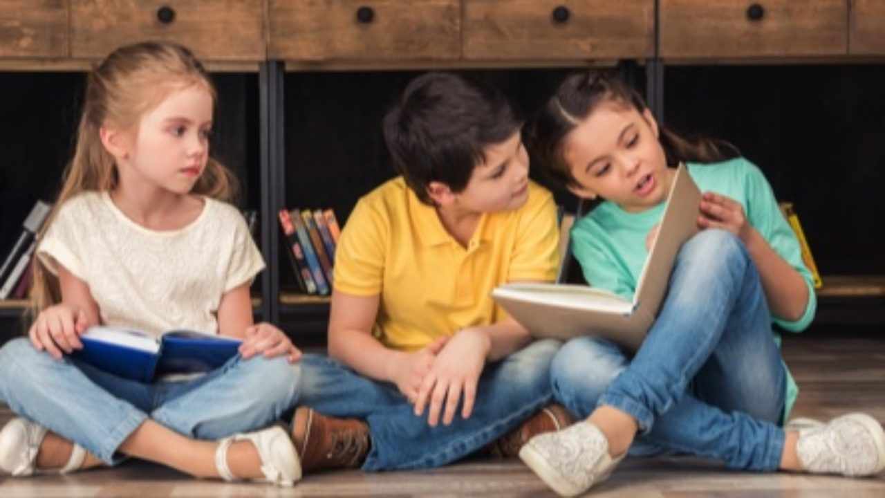 کتاب خواندن برای کودک