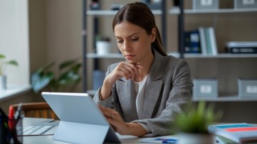 Metacognition in Leadership: Enhancing CEO Decision-Making for Financial Success