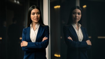 The Mirrored Door: What Women CEOs Must See in Themselves to Lead Powerfully